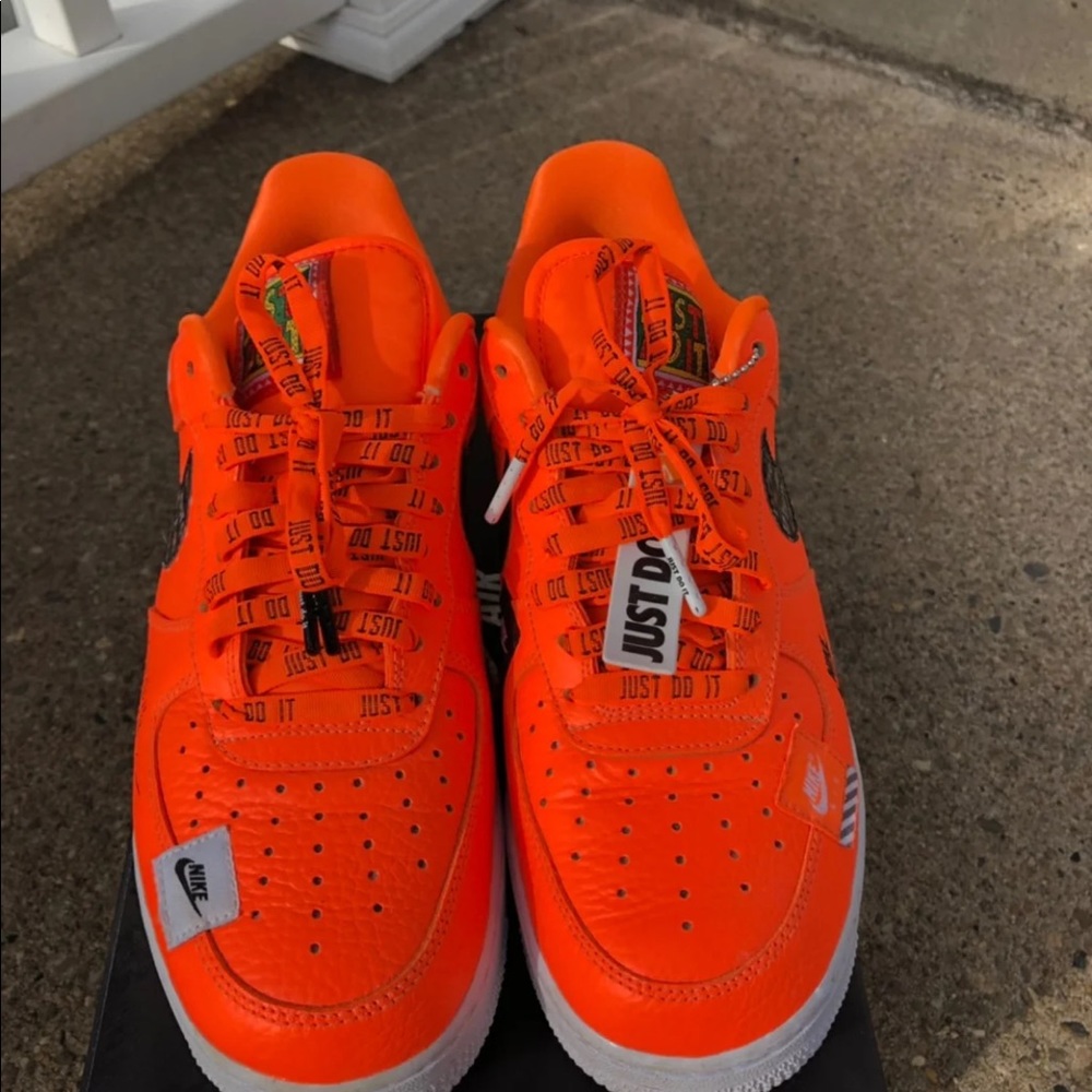 Orange air force 1